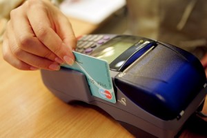 România. Ce amenzi riscă cei care nu acceptă plățile prin card bancar