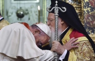 Apostazie! Papa cere REUNIFICAREA URGENTĂ a Bisericilor Catolică și Ortodoxă! „FĂRĂ CONDIȚII”