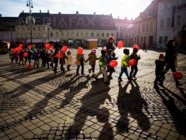 România. Numărul copiilor români a scăzut cu 3 milioane în perioada 1990-2013