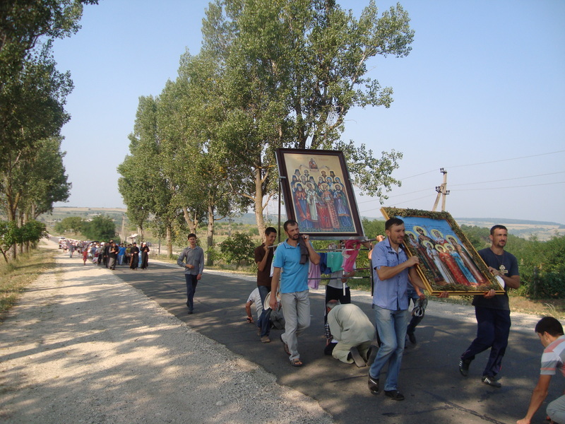 Anunţ. Drumul Crucii din municipiul Chişinău către Mănăstirea Naşterea Maicii Domnului din satul Răciula