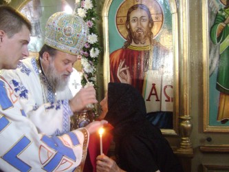 Cateva secrete din teologia bunicii: Un lucru nou ar trebui sa treaca, mai intai, pe la biserica!