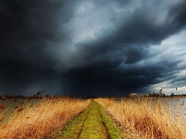 RĂZBOI CLIMATIC?! ŞEFUL METEOROLOGILOR: Dacă te uiţi la HĂRŢILE pe IULIE şi AUGUST, te apucă FRICA!