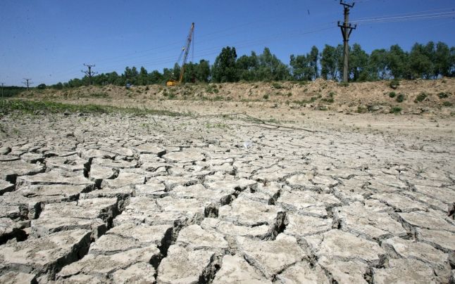 Meteorologii trag un semnal de alarmă asupra faptului că în următoarele decenii România se va confrunta cu fenomene climatice ieşite din comun