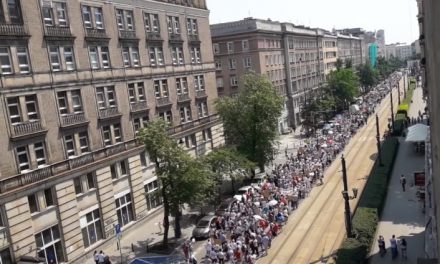 Ce NU arată mass-media: PROTEST MASIV împotriva VACCINĂRII în POLONIA, 2 iunie 2018