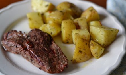 Potrivit Biroului Național de Statistică, moldovenii consumă mai puțini cartofi și mai multă carne