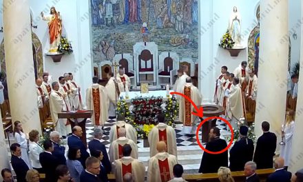 Anaxios! Episcopul Ioan de Soroca a participat ca reprezentant al Mitropoliei Moldovei la o „liturghie” papistaşă în Chişinău