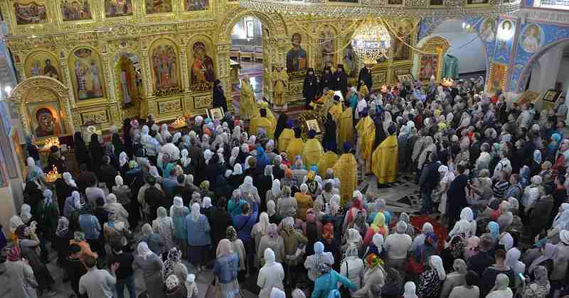 Cei ce vin la biserică de la începutul slujbei și stau până la sfârșit, Îngerul Domnului le dă darul Sfântului Duh pentru silința și cugetul lor bun