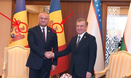 La fiecare întrunire cu liderii musulmani, preşedintele ţării acceptă ca drapelul nostru să fie fără CRUCE!