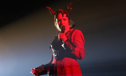 SATANISM în catedrala Sf. Ștefan din Viena. Show LGBT cu Conchita Wurst în altar. Cu binecuvântarea cardinalului Schönborn, ca și anul trecut