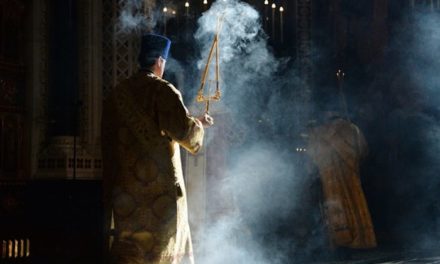 Autorităţile ucrainene declară că a participa la Liturghia Ortodoxă e o „distracţie” de care te poţi lipsi