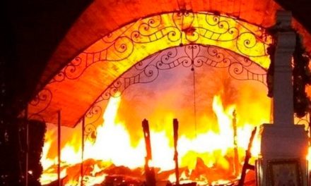 Rezultatele incitării la ură de către mass media: Încă o Biserică Ortodoxă INCENDIATĂ PREMEDITAT, de această dată în Ucraina