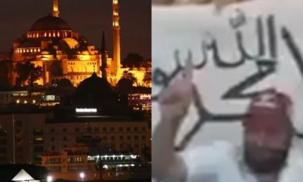 Activiștii talibani din Afganistan și-au desfășurat steagul în Catedrala Sfânta Sofia, strigând „Allah Akbar”