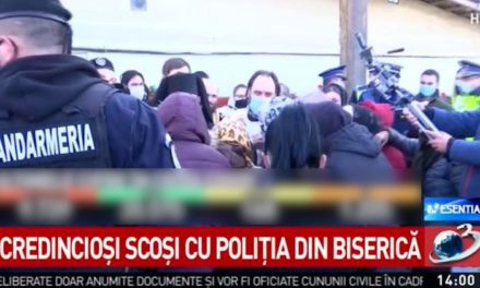 Se întîmplă în România: Credincioşii scoşi afară din BISERICĂ de JANDARMI