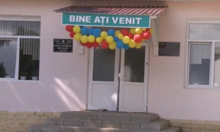 Pedagogii din sate vor să plece din școli din cauza că sunt obligaţi să facă teste din banii lor la fiecare două săptămâni