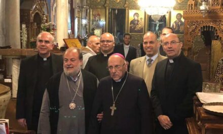 Întrunire cu eretici de diferite religii în Biserica Ortodoxă „Sf. Porfirie” din Gaza, cu puțin timp înainte de bombardament