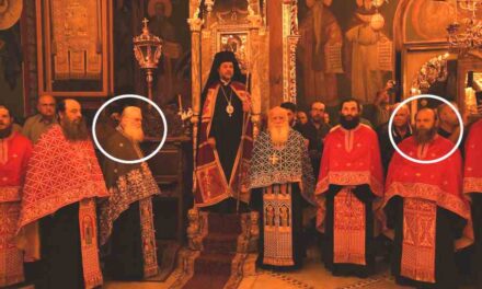 Foarte grav! Egumenul Efrem Vatopedinul a slujit în Sfântul Munte cu „preot” schismatic ucrainean!